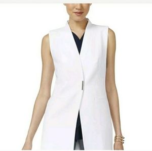 SALE!ALFANI Collarless white vest magnetic closure